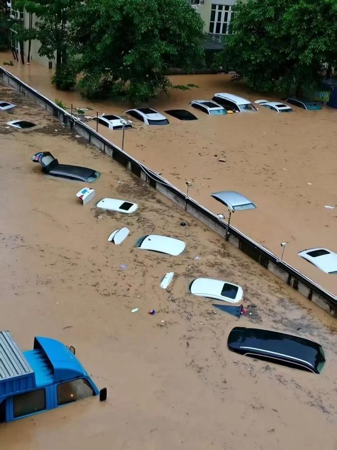 源车企提个醒防水脱困大有可为广东暴雨催生大量泡水车给新能(图2)