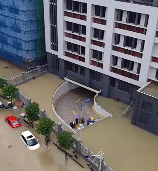 源车企提个醒防水脱困大有可为广东暴雨催生大量泡水车给新能(图4)